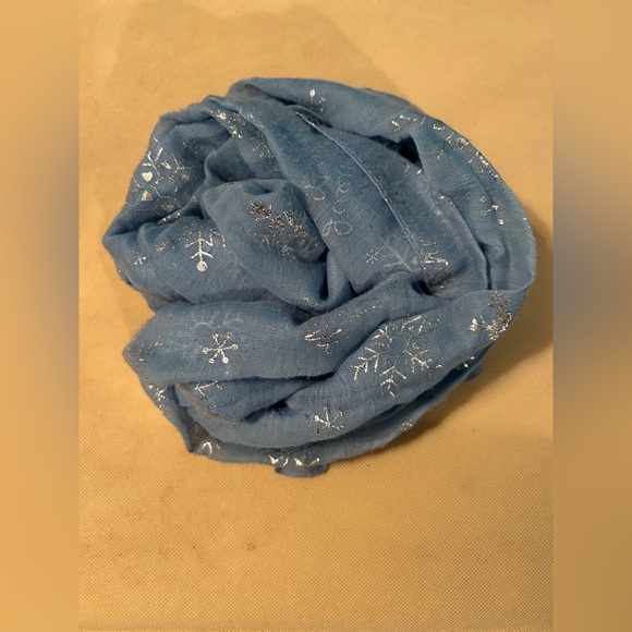 Scarfs - Picture 6 of 10